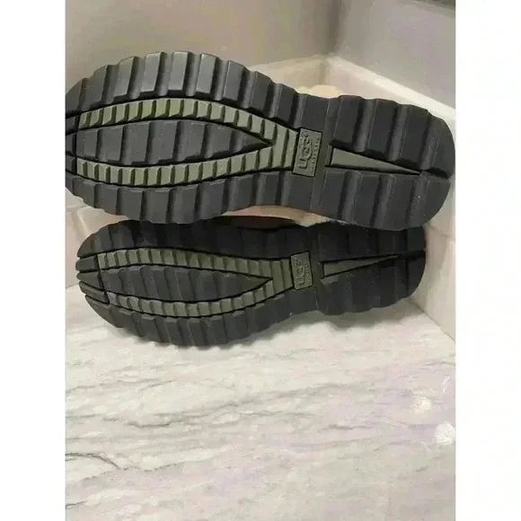 UGG Australia Sand Color Suede Leather Sherpa Lined Slip-On Clog 5397 Size 6 - Picture 6 of 8